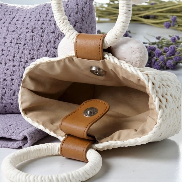 Chic Pom-Pom Straw Bucket Bag – Your Year-Round Trendy In-Style Companion 🌸 - Picture 8 of 13